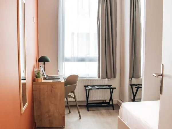 Chambre 5 pièces 10 m²