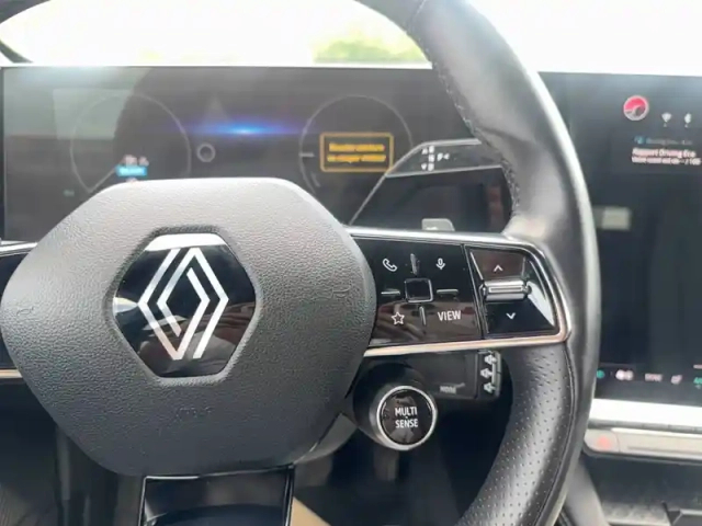 Renault Megane e-tech ev40 130ch standard charge — photo 30