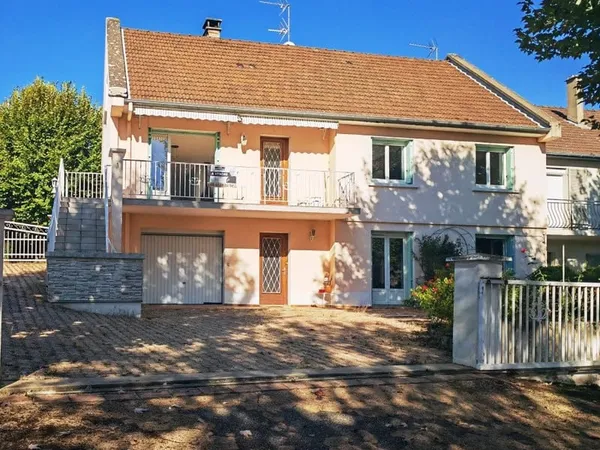MAISON FAMILIALE AVEC DEUX LOGEMENTS INDEPENDANTS