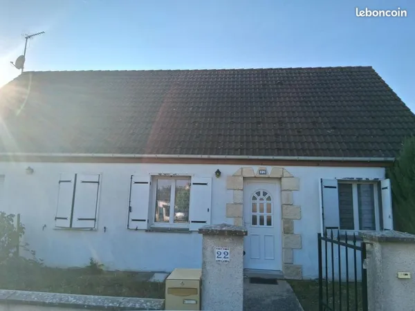 Maison 4 pièces de 71 m² avec garage - Centre de Baule