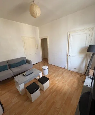 Appartement Location Chargé 2p 45m² 710€
