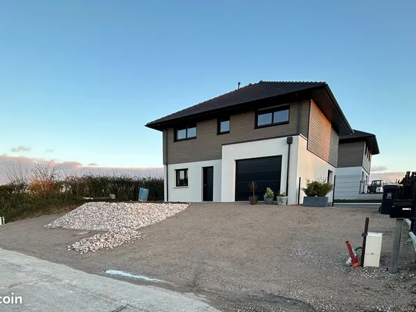 Maisons 120 m² a louer