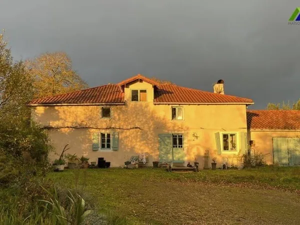Maison 9 pièces 240 m²