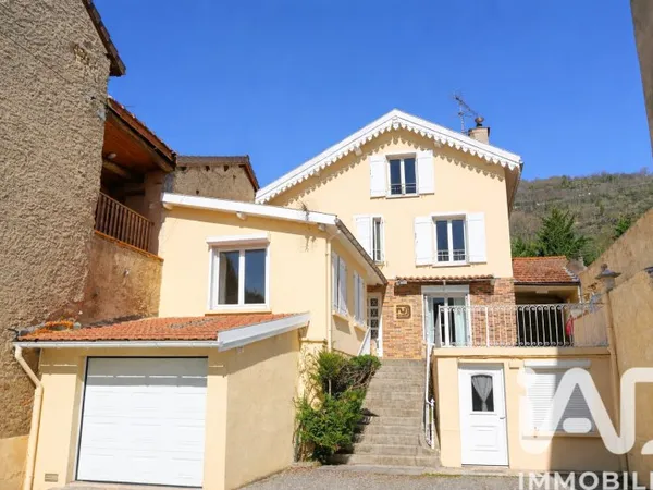 Maison 8 pièces 245 m²