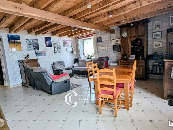 Maison 10 pièces 274 m²