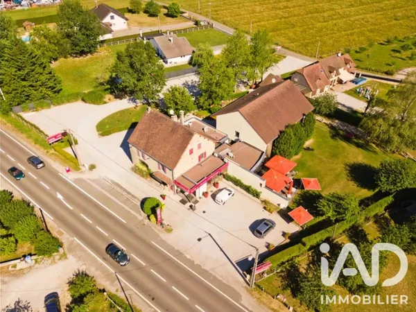 Maison 16 pièces 900 m²