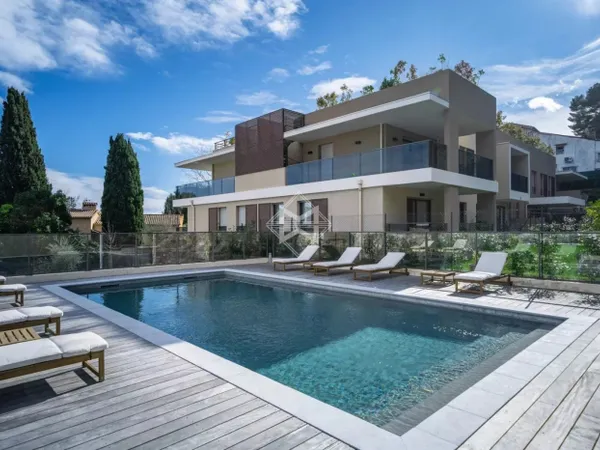 Mougins — Penthouse d'exception avec vues panoramiques