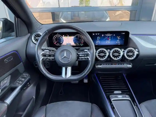 Mercedes Gla 200 d amg line — photo 31
