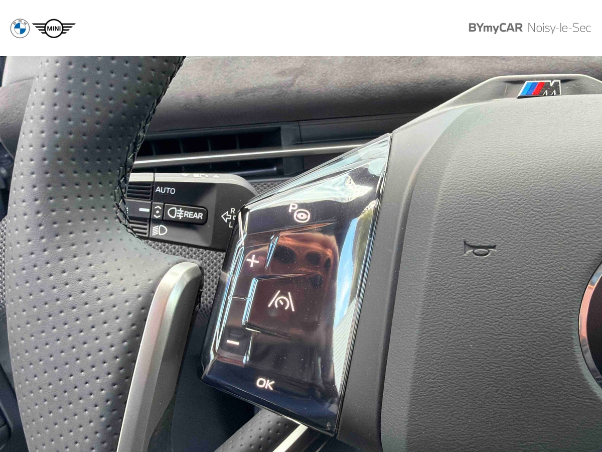 BMW iX3 50 xDrive — photo 19