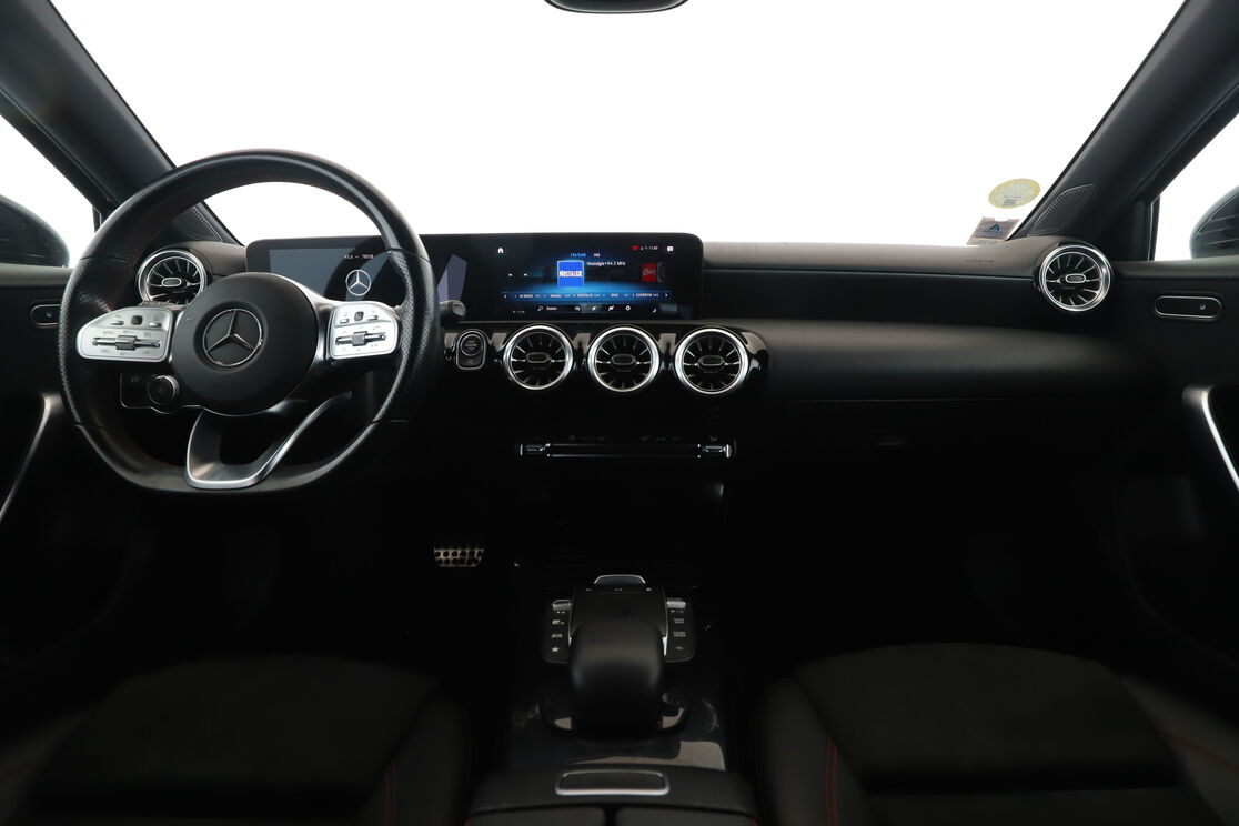 Mercedes-Benz Classe A 180 d AMG Line 8G-DCT — photo 11