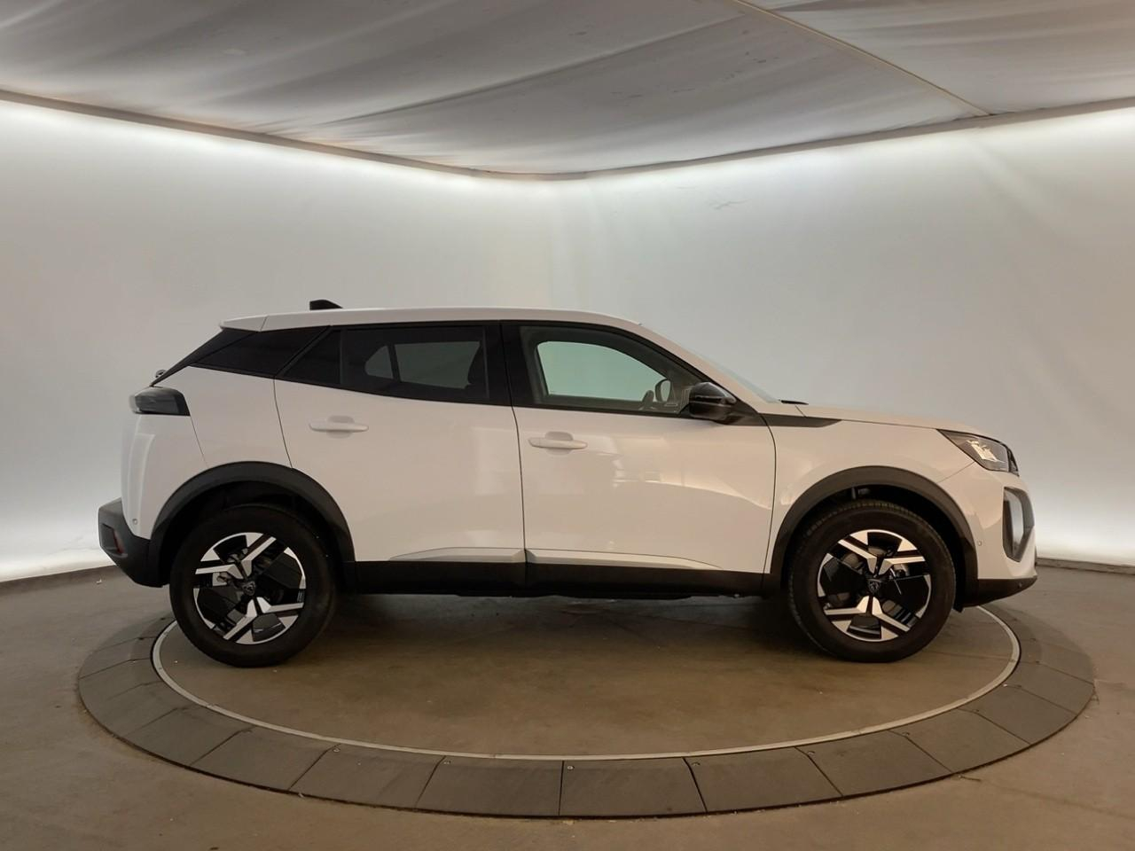Peugeot 2008 hybrid 145 ch e-dcs6 allure — photo 4