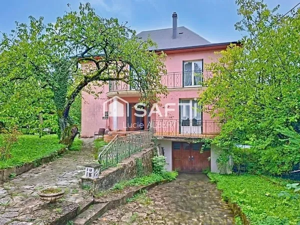 Maison familiale, spacieuse et pleine de caractère
