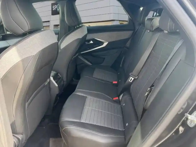 Peugeot 3008 hybrid 136 e-dcs6 — photo 10