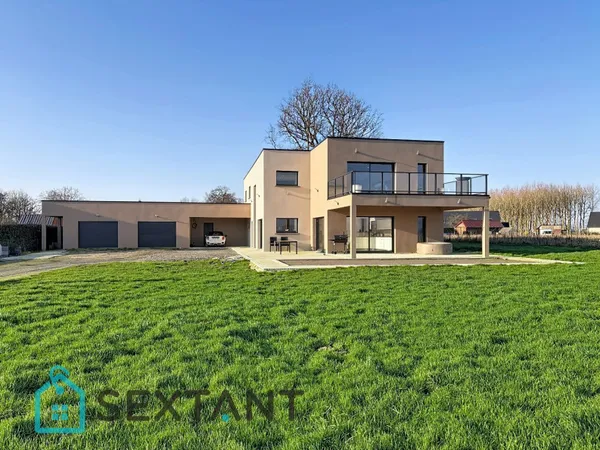 Maison 8 pièces 380 m²
