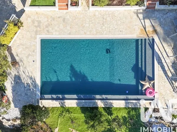 Maison 7 pièces 162 m²