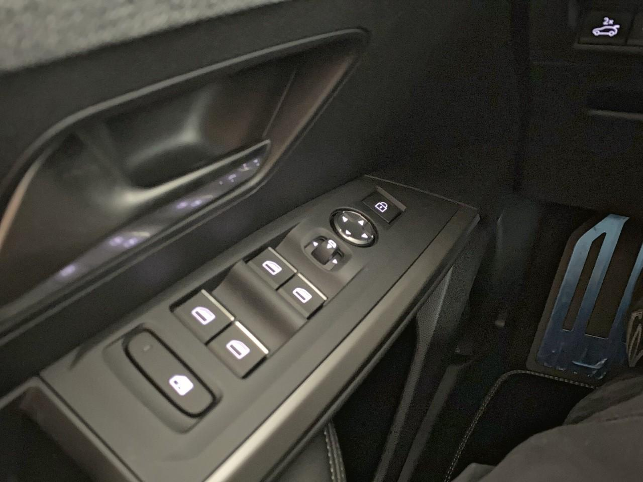 Peugeot 3008 hybrid 145 e-dcs6 gt — photo 20