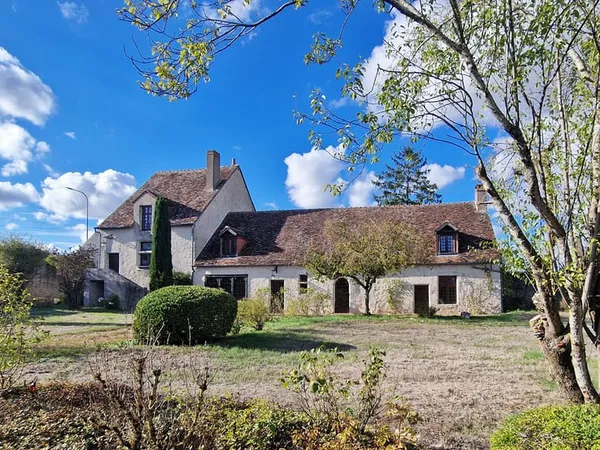 Proche de CHAMBORD, relais de poste du XVIème siècle.