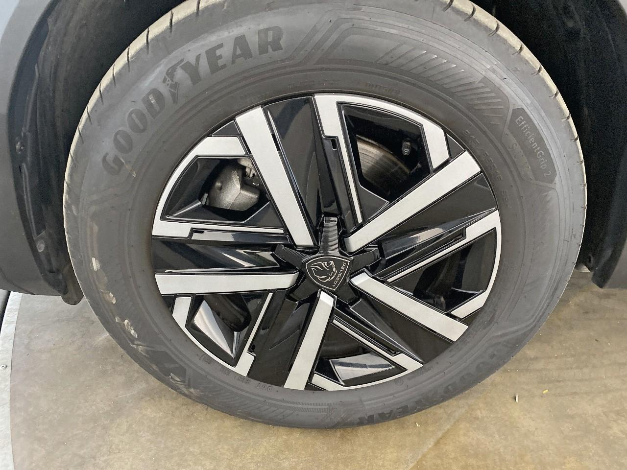 Peugeot 2008 hybrid 136 e-dcs6 style — photo 11