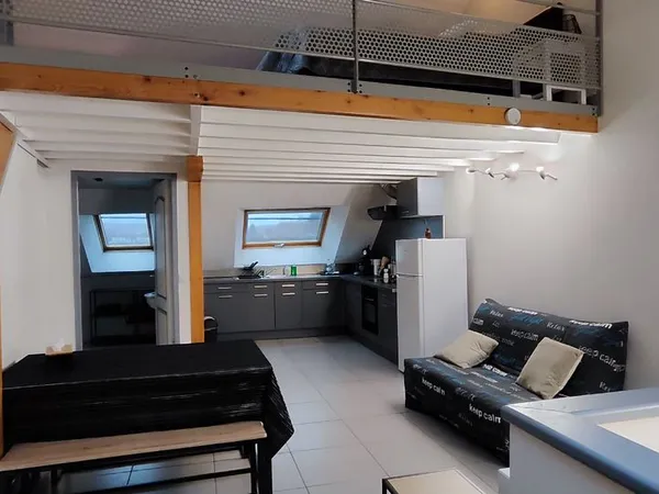 Beau f2 en duplex - douzy libre au 01/11