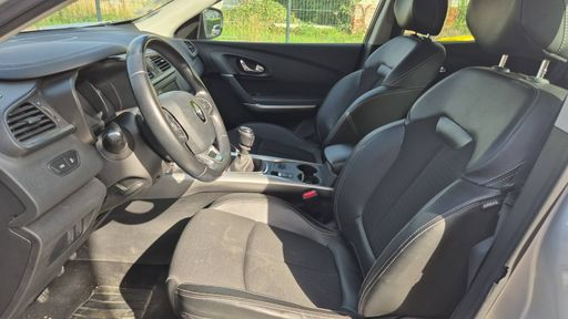 Renault Kadjar 1.2 TCe 130 Energy - Intens – 2016 – 96455 km – Essence – Boîte Manuelle — photo 8