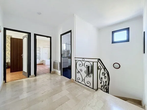 Maison de ville de 9 pièces principales