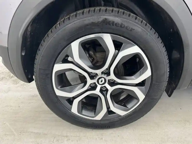Renault Captur e-tech 145 - 21 — photo 30