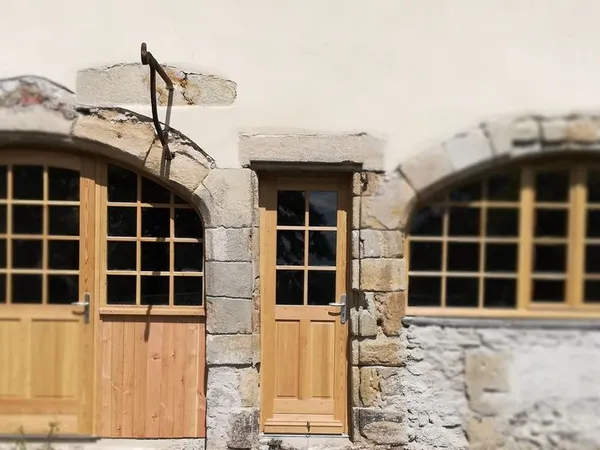 Local 50 m² + cave + terrasse