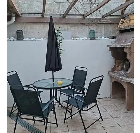 Maison de ville à vendre. Idéale investisseurs ou première acquisition