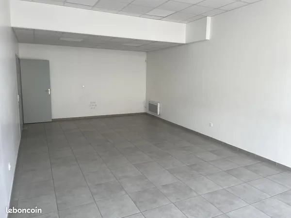 Bureau 46 m²
