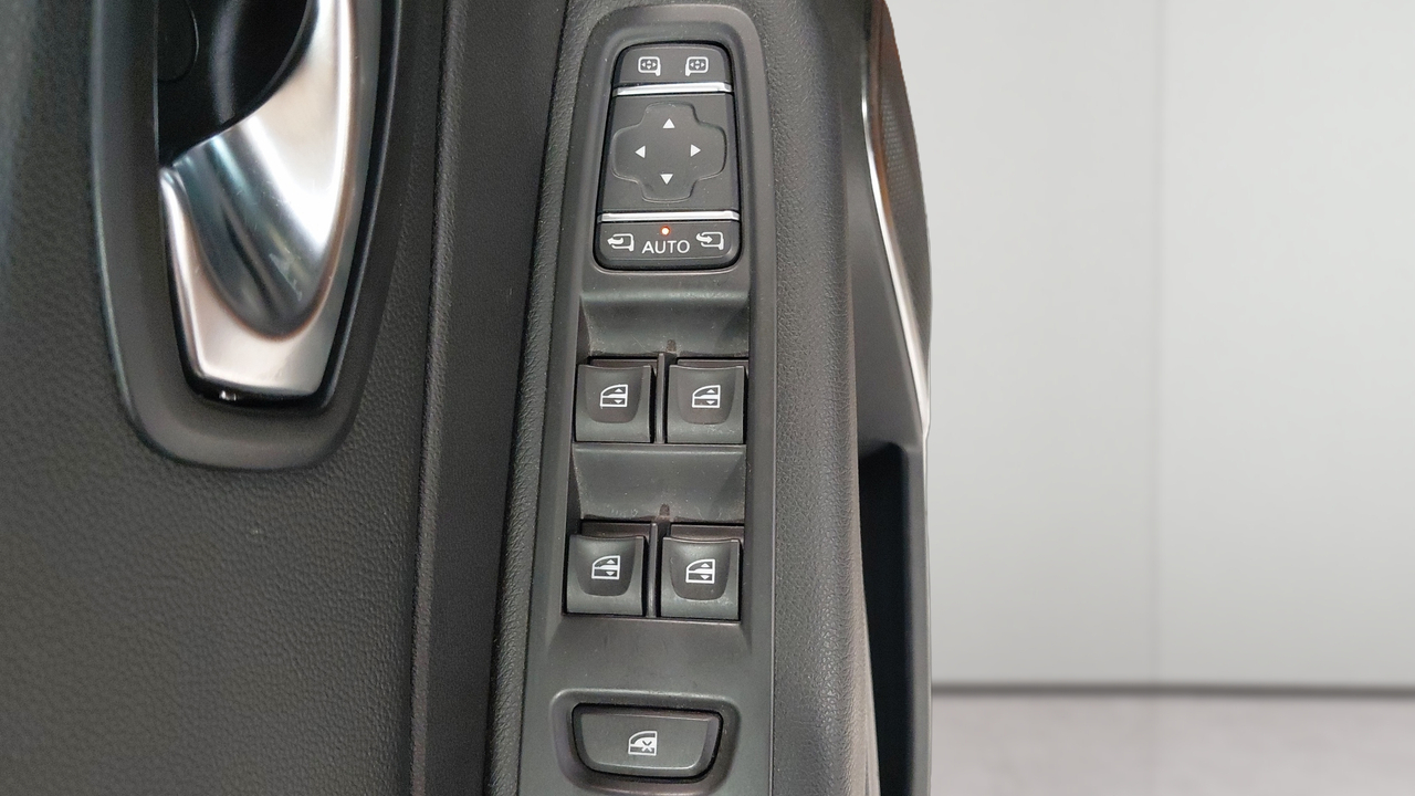 Renault Captur TCe 130 FAP — photo 20