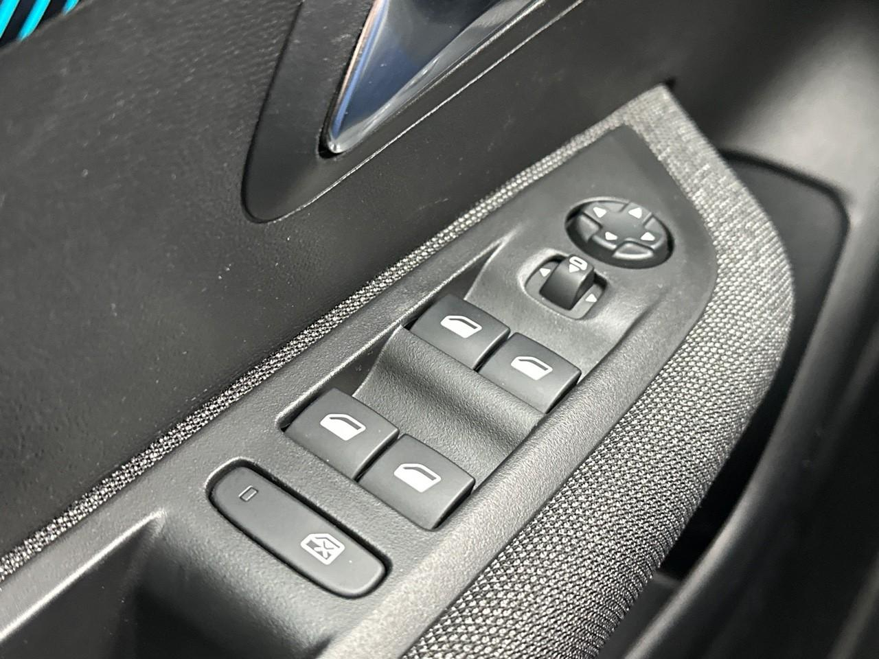 Peugeot 208 puretech 100 s&s bvm6 style — photo 15