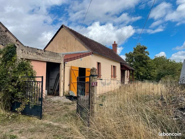 Maison à rénover avec terrain d'environ 1 000 m² - 25 km de Nevers