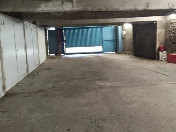 Garage rue de la colline