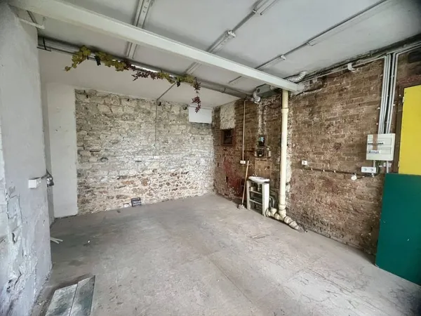 Local commercial 24 m²