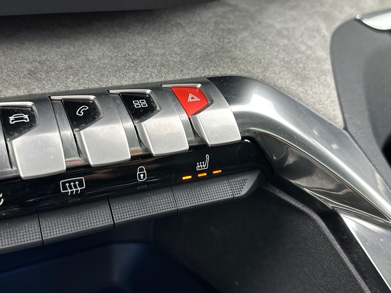 Peugeot 3008 hybrid 225 e-eat8 gt pack — photo 29