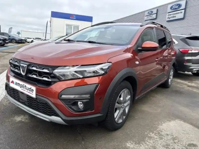 Dacia Jogger 1.0 tce 110 ch confort 7 places — photo 1