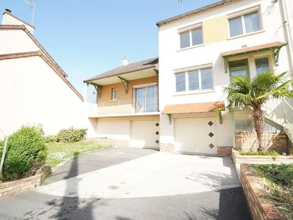 Maison 9 pièces 150 m²