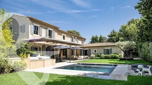 Maison 7 pièces 280 m²