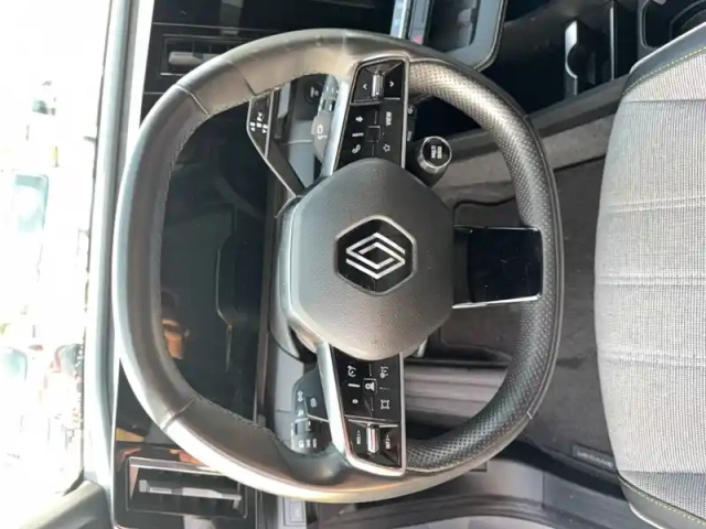 Renault Megane e-tech ev60 220 ch optimum charge — photo 33