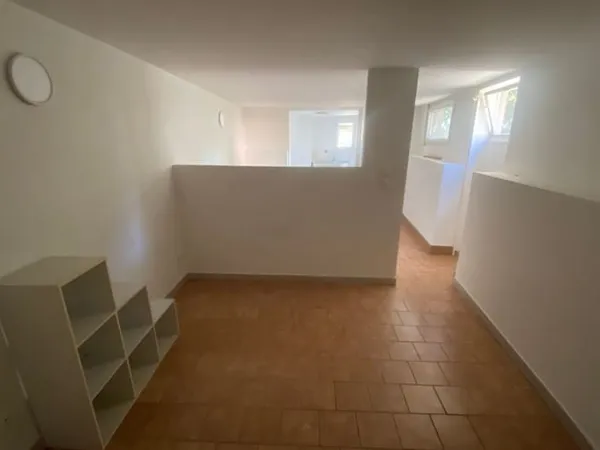 Bureau et espace de travail Location Le Castellet 350€