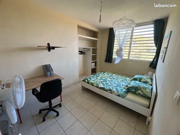 Chambre meublée (chez l'habitant)