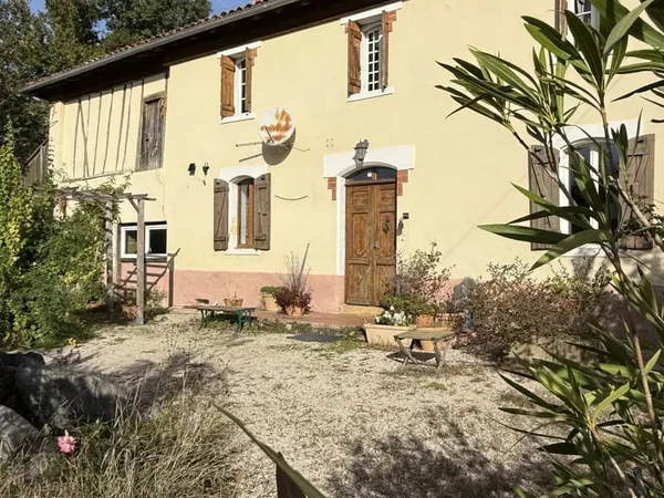 Maison du XIXème avec 1.87 Ha