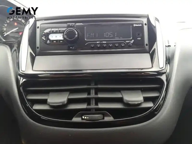 Peugeot 208 puretech 68ch bvm5 — photo 14