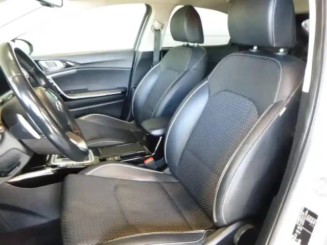 Kia Xceed 1.4 t-gdi 140ch design dct7 — photo 13