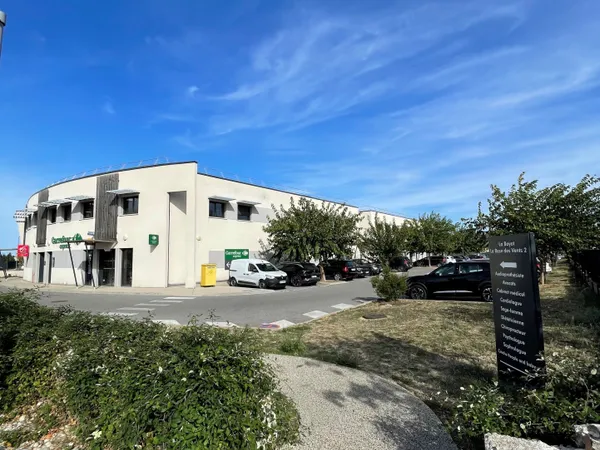 Local commercial 100m2 Rose des Vents
