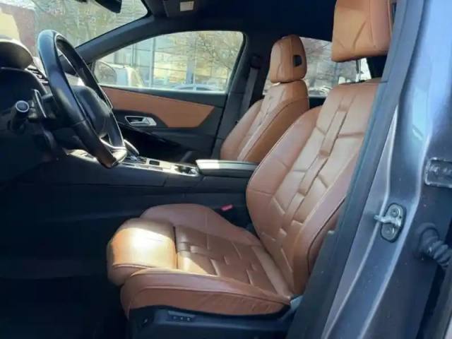 Ds Ds 7 crossback puretech 180ch grand chic automatique 9cv 119g — photo 8