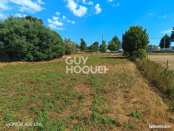 Terrain 701 m² MOUSTOIR AC