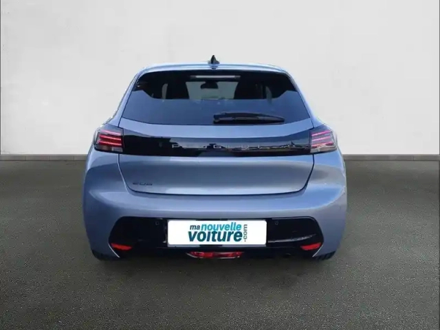 Peugeot 208 turbo 100 ch bvm6 — photo 5