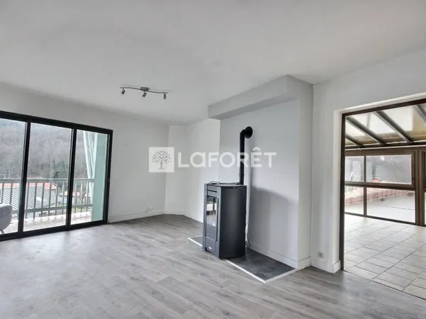 Maison 13 pièces 215 m²