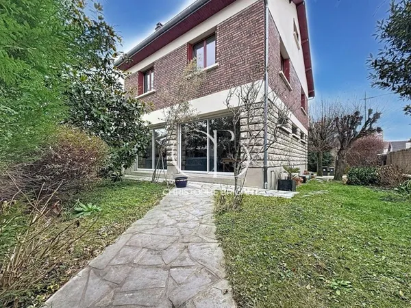 VILLEJUIF LOUIS ARAGON. MAISON 6 pièces 199 m2